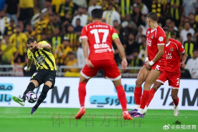 卡塞米罗:本泽马身穿9号球衣 但他的能力是10分 卡塞米罗:本泽马身穿9号球衣 但他的能力是10分